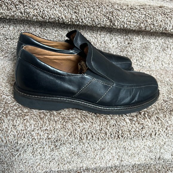 Bostonian Men\'s Black Leather Slip-on Shoes. main image 12